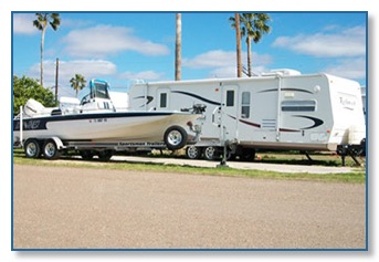 Large sites with plenty of room for RVs and boats